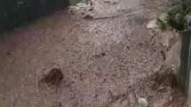 Yahyalı’da yağış sele neden oldu, evler araçlar zarar gördü