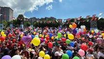 İstanbul'da Kanseri Yenen Almira İçin Balonlar Gökyüzüne Bırakıldı