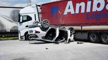 Kapıkule'de Tır ile SUV Çarpıştı