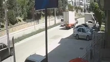 Elazığ'da Otomobil ile Kamyonet Çarpıştı