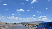 Kilis’te feci kaza: Otomobil şarampole devrildi, 2 yaralı
