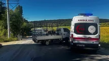 Ambulans ile kamyonetin çarpıştığı kaza korkuttu