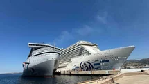 Bodrum’a aynı günde 2 dev kruvaziyer, 4 bin 625 yolcu geldi