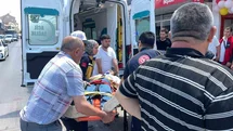 Otomobille çarpışan motosikletin sürücüsü yaralandı