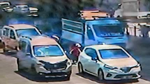 Adana’da feci kaza: Yolun karşısına geçerken iki aracın çarptığı çocuk hayatını kaybetti
