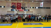 Burhaniye'de Çocuk Oyunları Şenliği Ödülleri Verildi