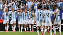 Messi’nin tarihe geçtiği maçta son şampiyon galibiyetle başladı