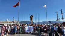 Denizli'de Kadınlar Yüzme Öğreniyor