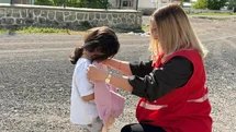 Ağrı'da Kızılay'dan Çocuklara Yardım