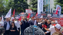 Memurlar Taleplerini Sabır Taşı ile İfade Etti
