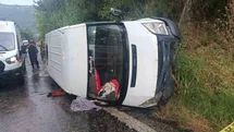 İzmir’de işçi servisi devrildi: 1 ölü, 2’si ağır 10 yaralı