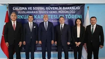 SOCAR Türkiye yöneticilerine Turkuaz Kart takdim edildi