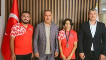 Gençlik ve Spor İl Müdürü Yığmatepe başarılı sporcuyu ağırladı