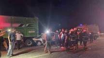 Adıyaman'da Otomobil-Traktör Çarpışması