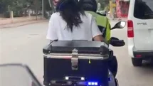 Sınava geç kalan öğrencilerin imdadına polis yetişti