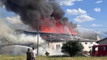 Erzincan'da İkinci El Mobilya Deposunda Yangın