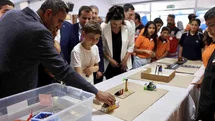 Akçadağ'da Yenilenen Okul Sıraları Teslim Edildi