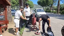 Edremit MYO öğrencilerinden çevre temizliği