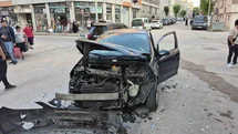 Eskişehir’de kavşakta 2 araç çarpıştı: 2 yaralı