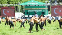 Bursa'da Çalı Güreşleri'nde Başpehlivan Erkan Taş Oldu