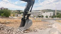 Çermik’te yol yapımı gecikti başkan özür diledi
