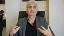 Ünlü estetik cerrah açıkladı: "Kepçe kulak ameliyatında 18 yaş beklenmemeli"