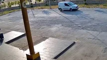 Diyarbakır’da 3 kişinin yaralandığı trafik kazası güvenlik kameralarına yansıdı