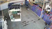 Adana'da Kamyonet Kazası