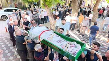 Afyonkarahisar'da Genç Kızın Cenazesi Toprağa Verildi