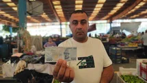 Adana'da Aşk Mesajlı Para Dağıtımı