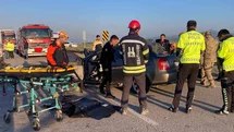 Erzurum’da otomobil kamyonete çarptı: 3 ölü, 3 yaralı