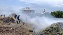Erciş'te Samanlıkta Yangın Çıktı