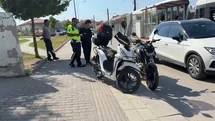 Eskişehir’de yaya geçidinde motosikletler çarpıştı