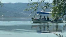 Uluabat Gölü’nün suları çekildi; Gölyazı’da hayat normale döndü