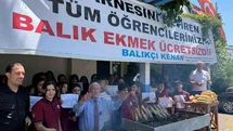İstanbul'da Öğrencilere Ücretsiz Balık Ekmek Dağıtıldı