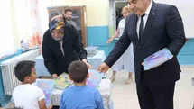 Afyonkarahisar'da Öğrencilere Hediyeler Verildi