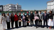 Kayseri’de protokol, öğrencilerin karne heyecanına ortak oldu