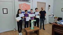 Ortaokul öğrencilerinden nefes aldıran proje; hava kirliliğine çözüm sokak lambası