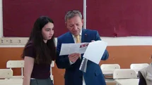 Kars'ta 53 Bin Öğrenci Karne Aldı