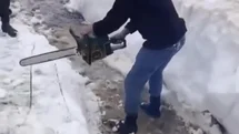 Avrupa sıcaktan kavruluyor, Giresun yaylalarında ağaç motoru ile kar kütleleri parçalanıp yayla yolları açılıyor