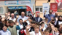 Başkan Sandıkçı, öğrencilerin karne heyecanına ortak oldu