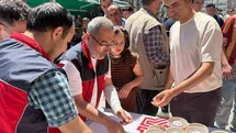 Tarihi Çapanoğlu Camii’nde aşure ikramı