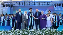 Cumhurbaşkanı Erdoğan Torununa Diploma Verdi
