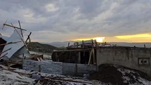 Ağrı'da Dolu ve Rüzgar Etkili Oldu