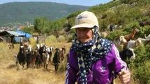 Antalya'da 94 Yaşındaki Süper Çoban: Emine Nine