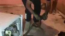Hatay'da Bulaşık Makinesine Giren Yılan