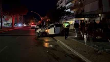 Antalya'da Kontrolden Çıkan Araç Kazası
