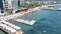 Marmaris'te Yoğun Plaj Kalabalığı
