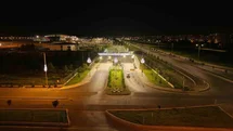 Havalimanı yolu geceleri renkli görünüme kavuşuyor