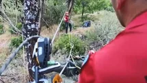 Dere kenarında mahsur kalan kardeşlerin yardımına jandarma yetişti